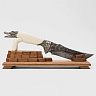 Композиция "Аллигатор" (Дамасская сталь , Долы+Камень, Рог Лося, Резьба, Литье) на Подставке 1