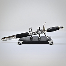 Нож Кортик в ножнах на подставке Линкор (Дамасская сталь, Белый металл, Черное дерево)